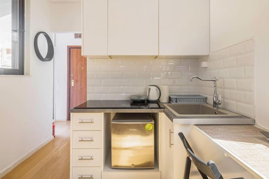Downtown 22Sqm Green Nest King-Size Bed アテネ エクステリア 写真