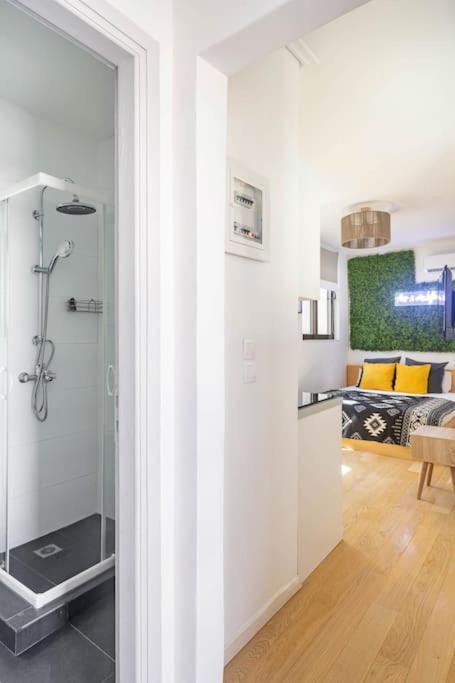 Downtown 22Sqm Green Nest King-Size Bed アテネ エクステリア 写真