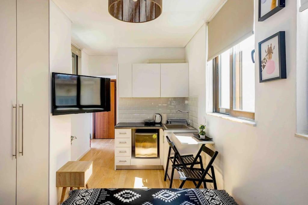 Downtown 22Sqm Green Nest King-Size Bed アテネ エクステリア 写真