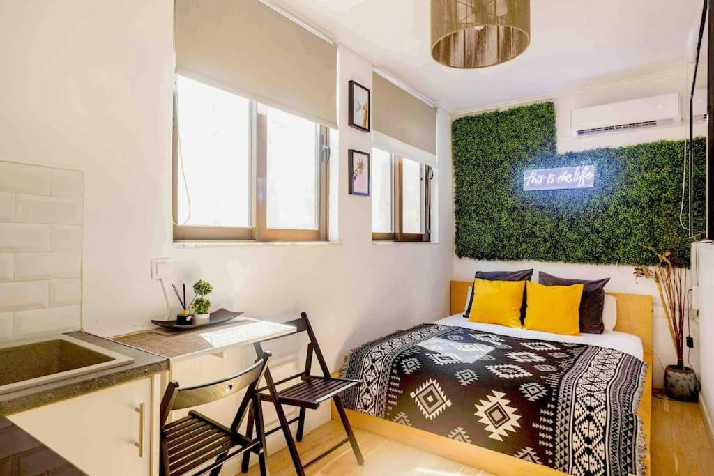 Downtown 22Sqm Green Nest King-Size Bed アテネ エクステリア 写真