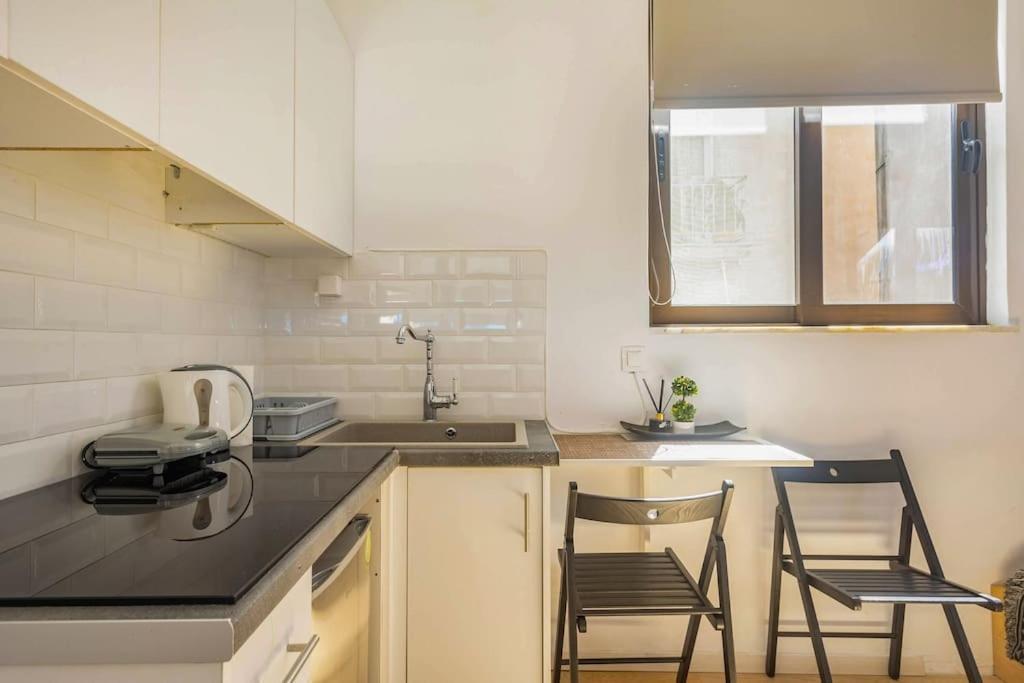Downtown 22Sqm Green Nest King-Size Bed アテネ エクステリア 写真